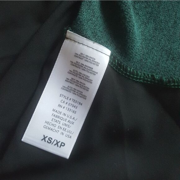 Everleigh Top Dark Green and Black Long Sleeve Size XS - Picture 2 of 9